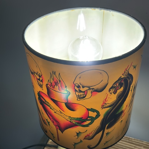 Ed Hardy inspired Skull Lamp with Tattoo Art Shade - Picture 13 of 15